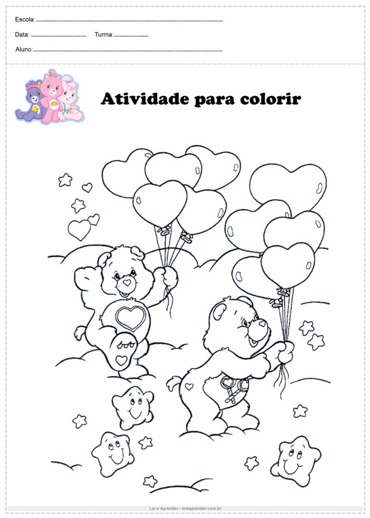 Ursinhos carinhosos segurando balão