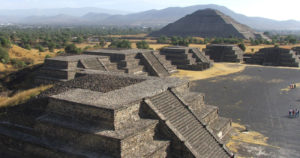 Pirâmide de Teotihuacan - México
